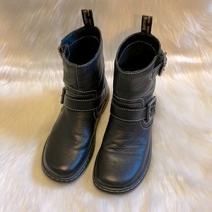 Dr. Martens Gayle low biker boots